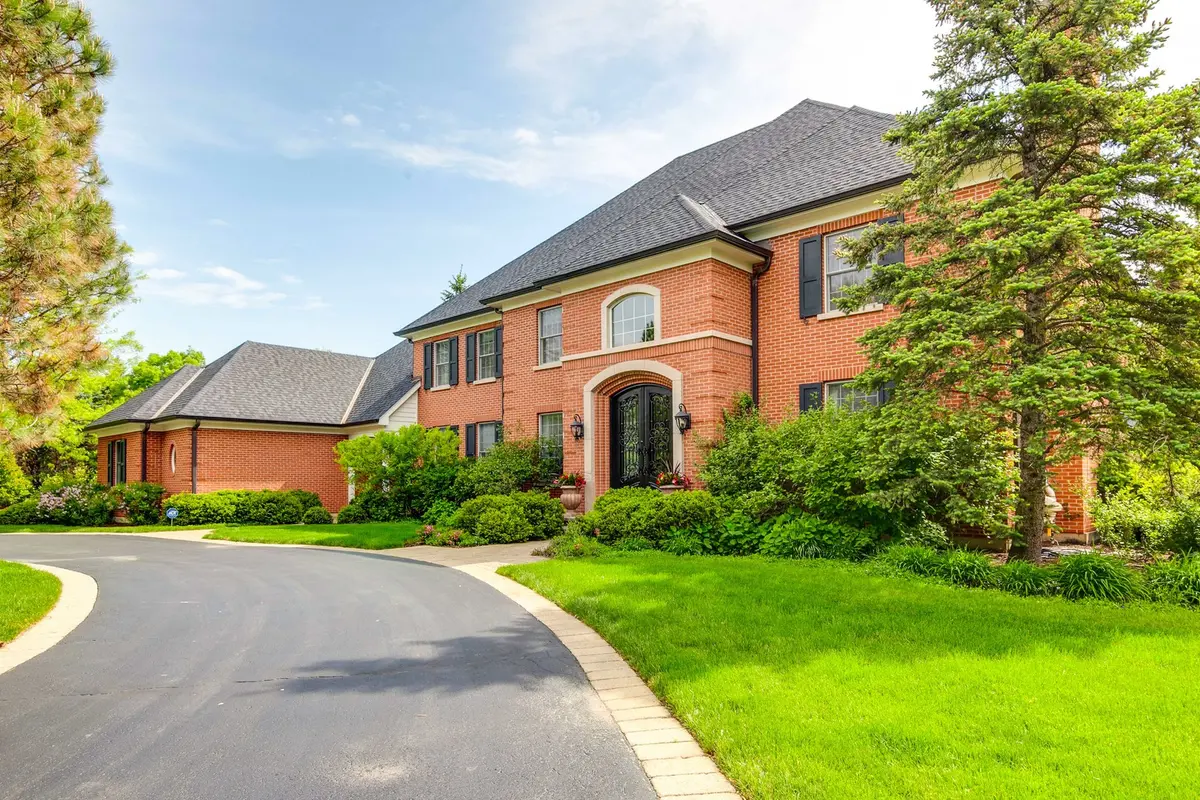 920 Gage LN, Lake Forest, IL 60045