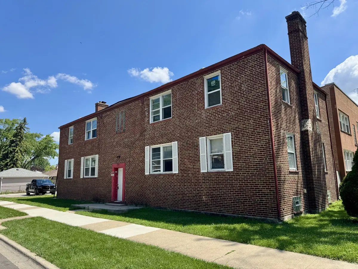 915 Bellwood AVE, Bellwood, IL 60104