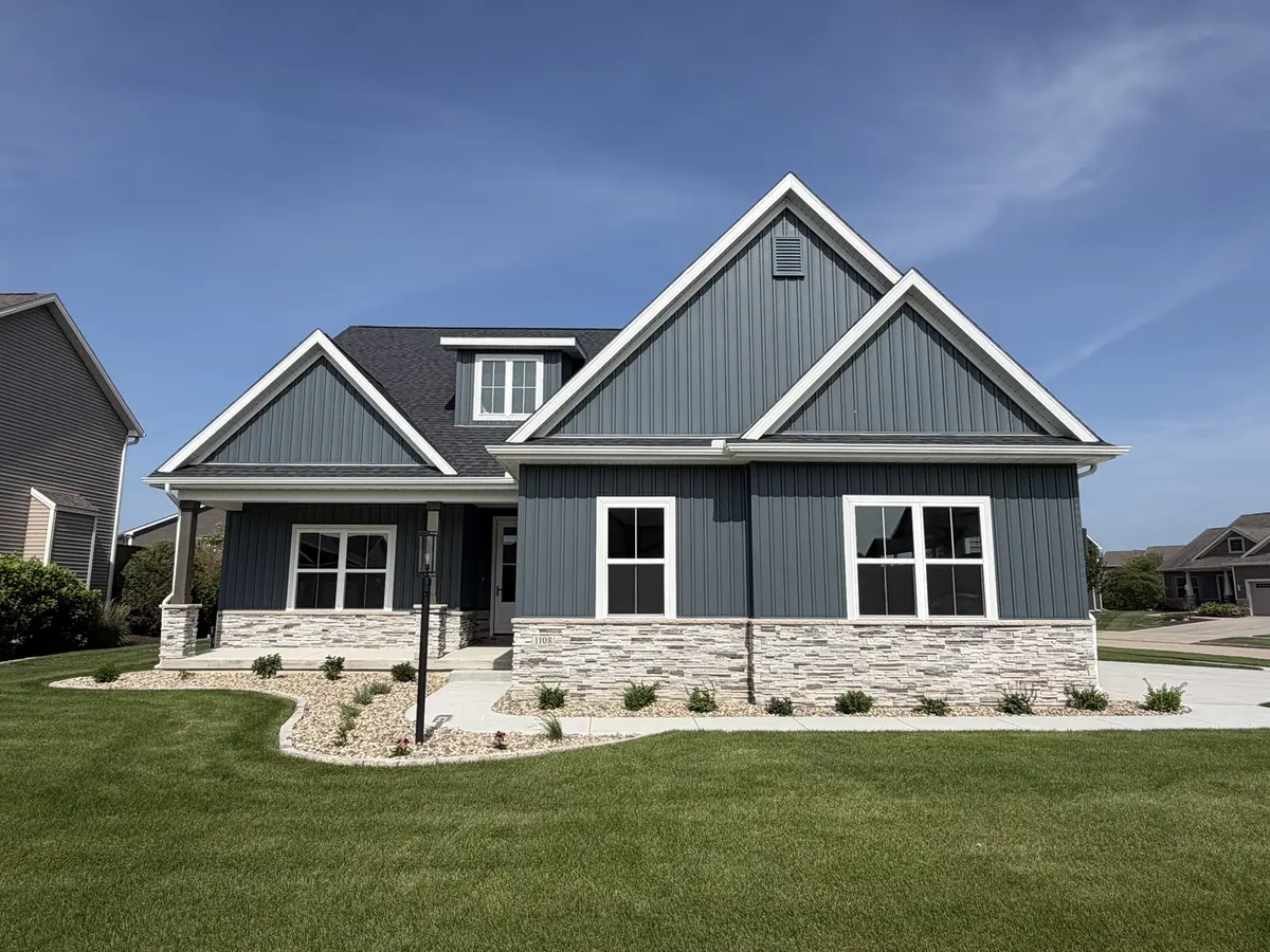 1108 Glen Abbey DR, Champaign, IL 61822