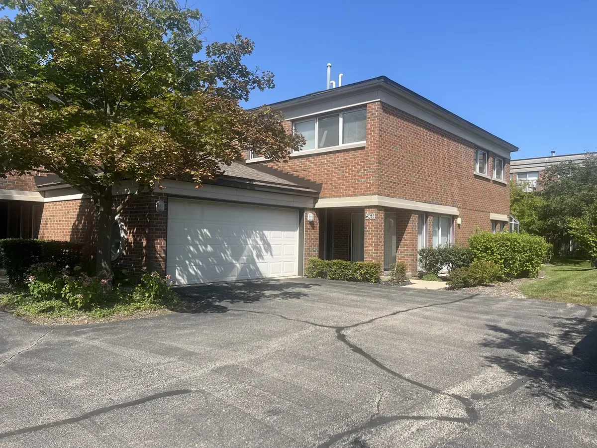 501 Kelburn RD, Deerfield, IL 60015