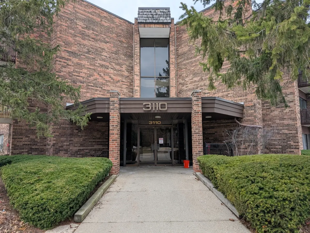 3110 Pheasant Creek DR #101, Northbrook, IL 60062