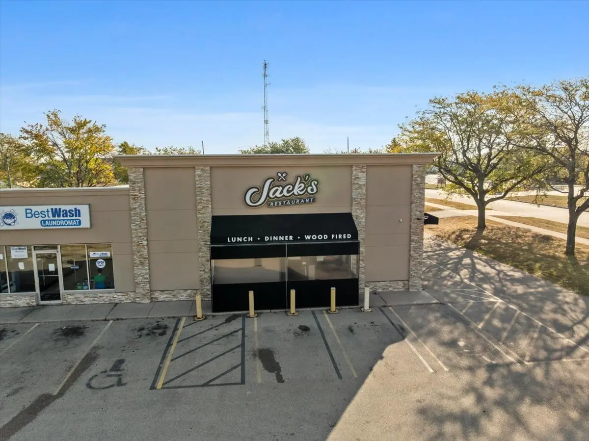 1600 Visa DR, Normal, IL 61761