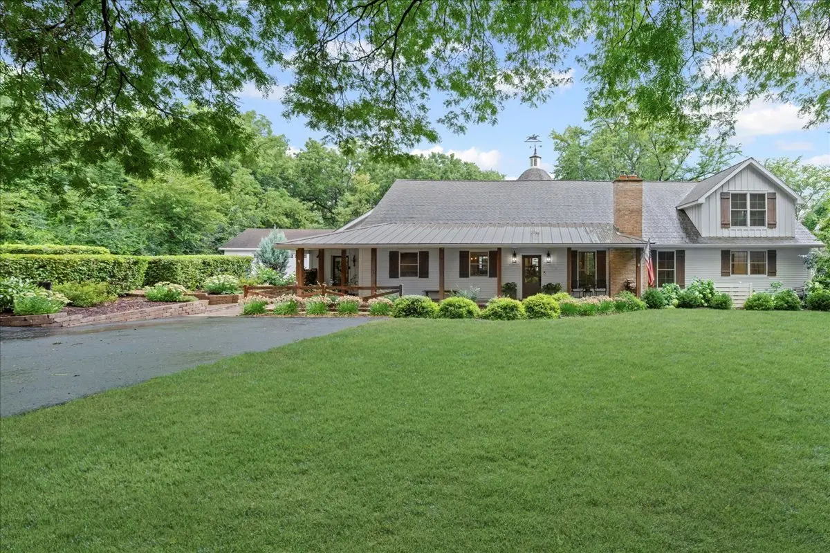 204 Country Commons RD, Trout Valley, IL 60013