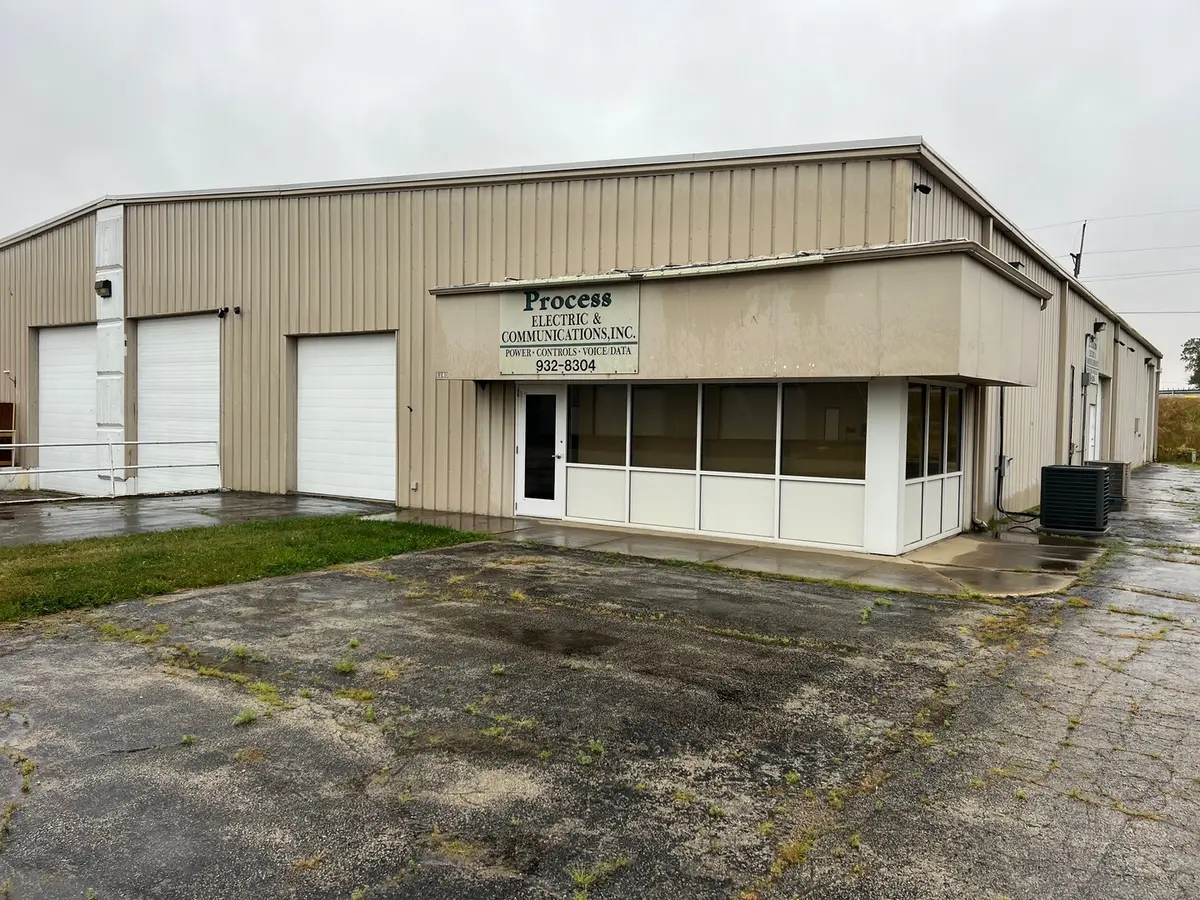 1240 Stanford DR, Kankakee, IL 60901