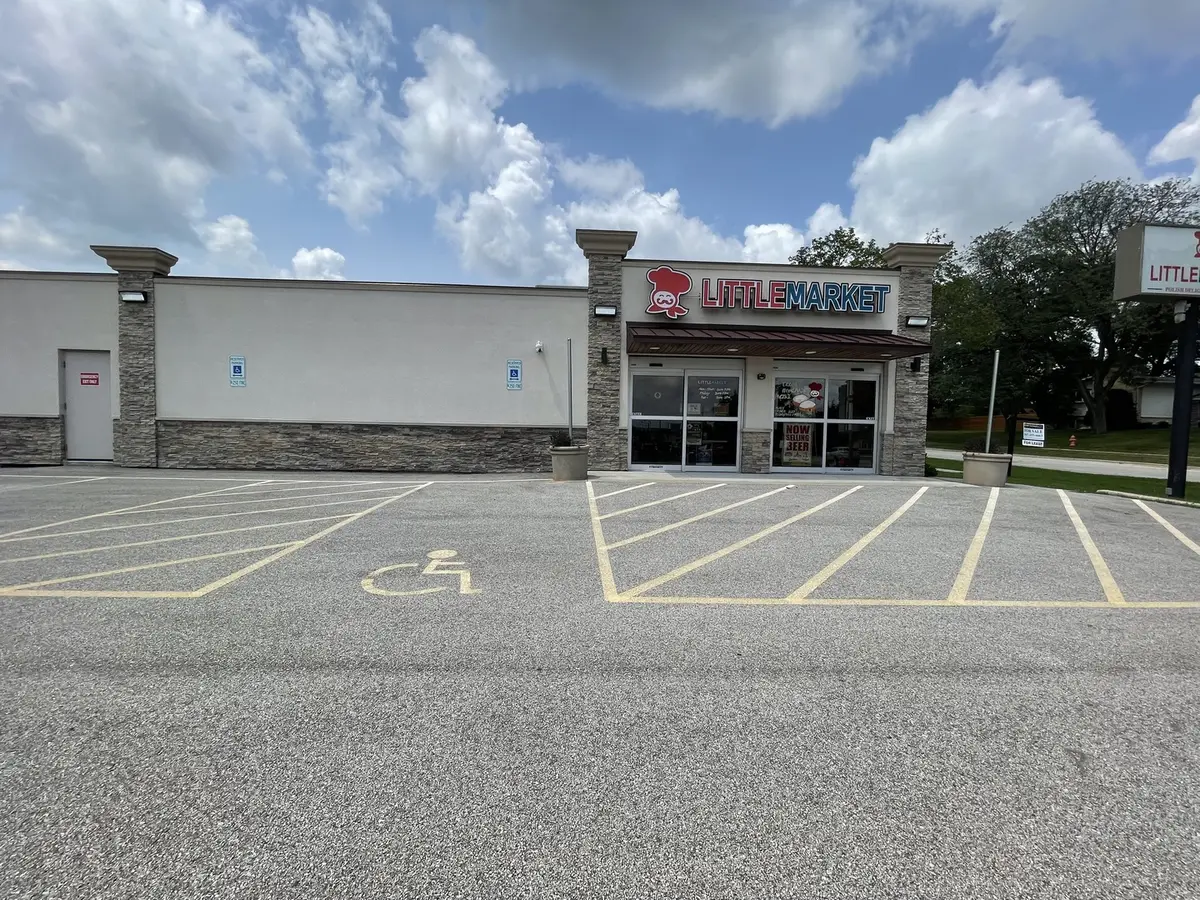 225 E Irving Park RD, Roselle, IL 60172