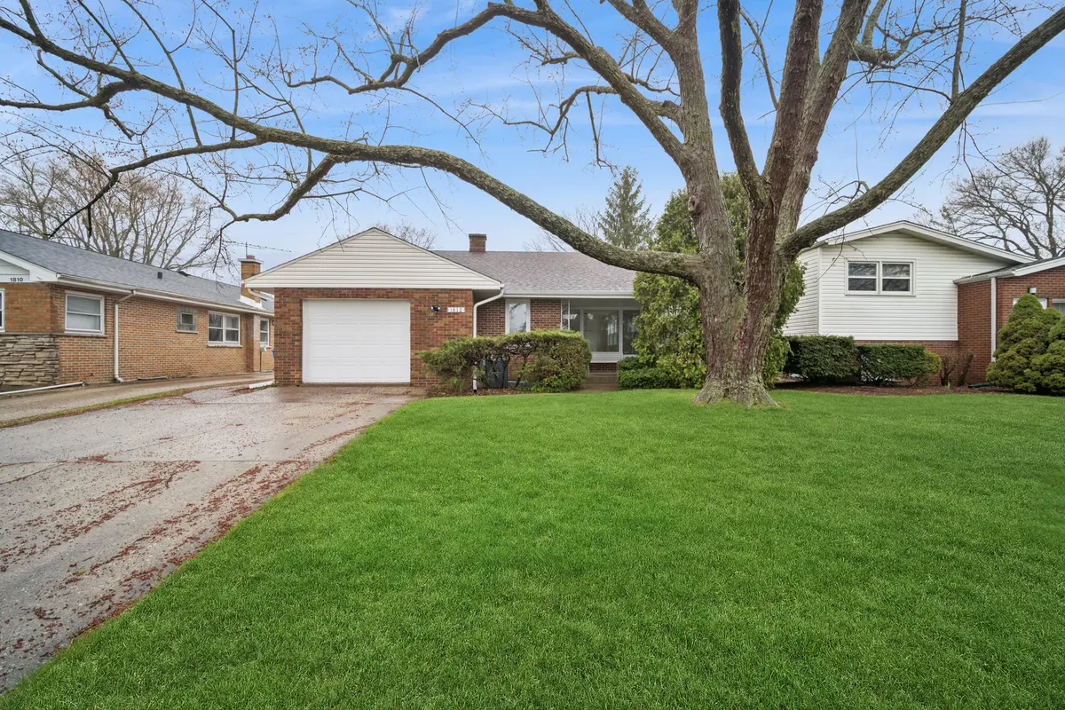 1812 Winthrop RD, Highland Park, IL 60035