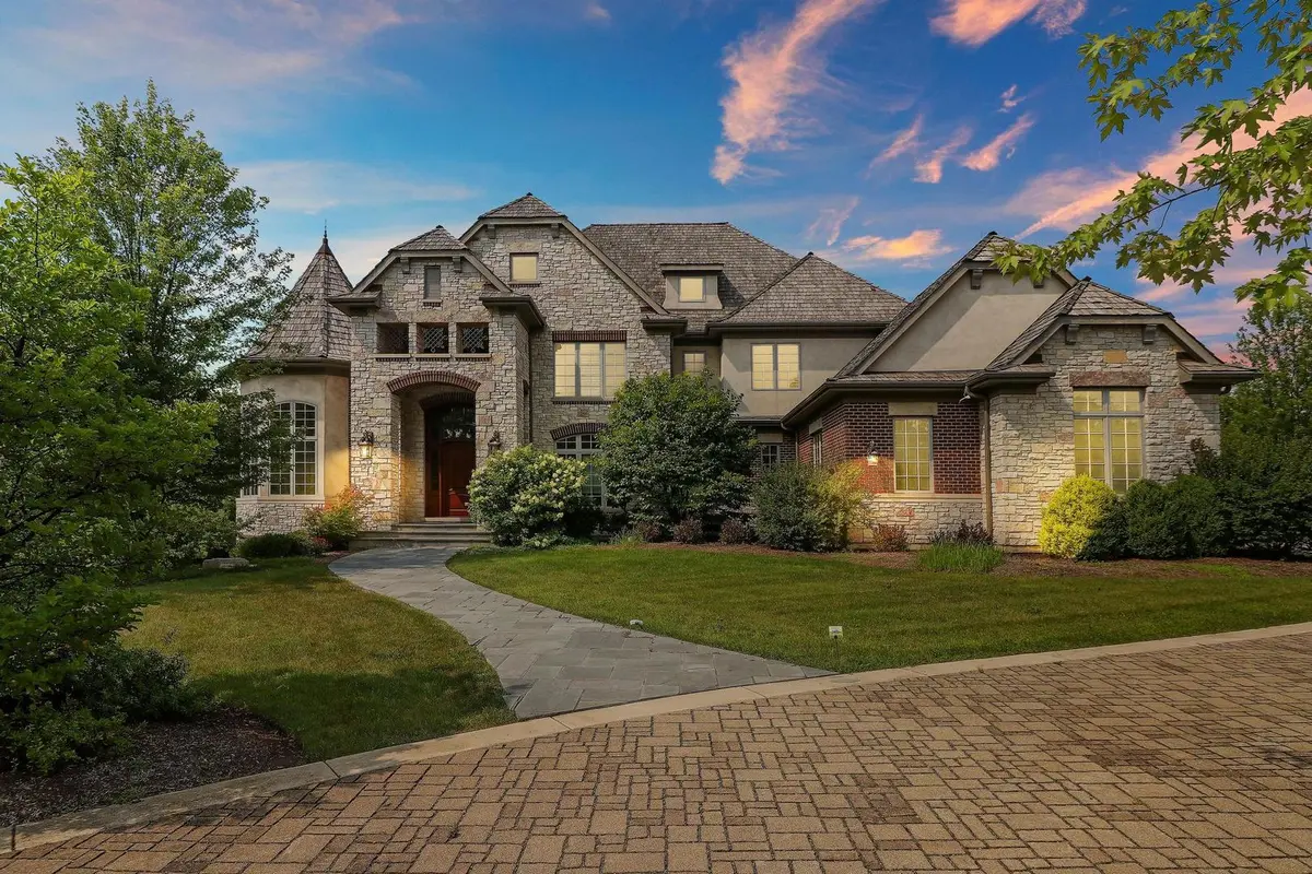 34 Abbey Woods DR, Barrington Hills, IL 60010