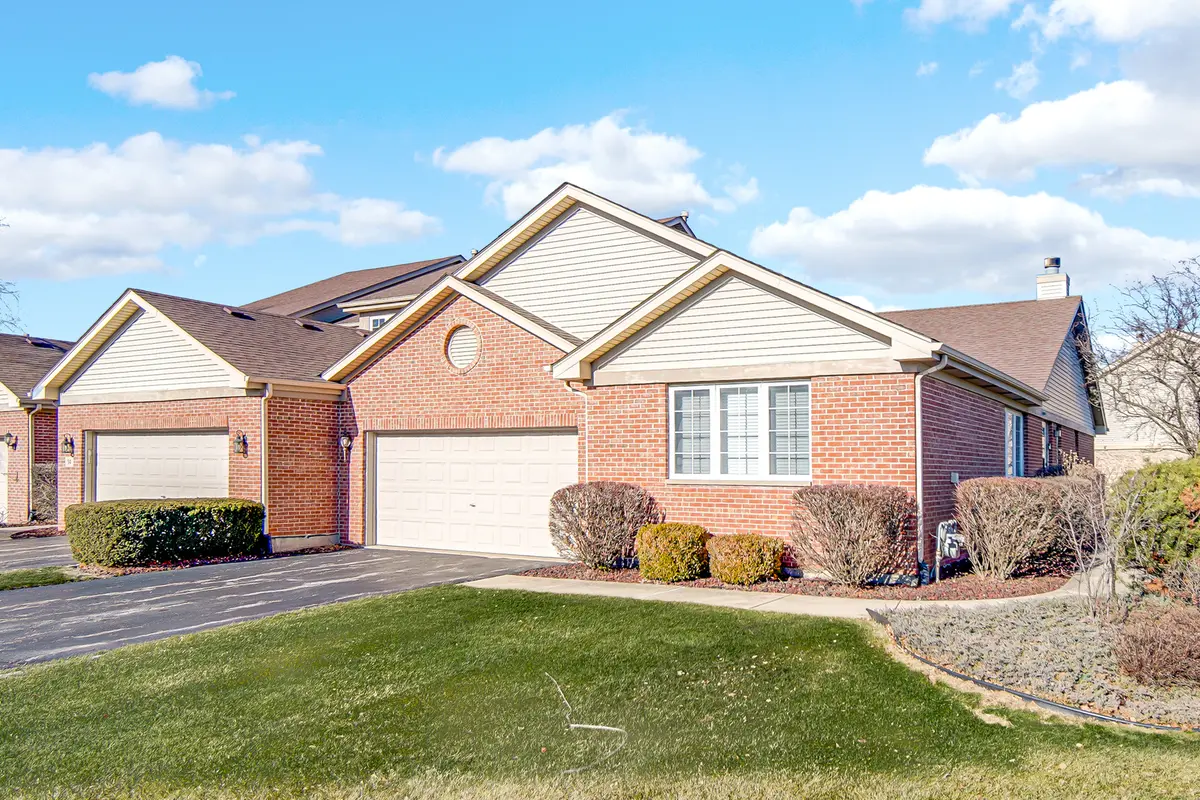 12 Iliad DR, Tinley Park, IL 60477