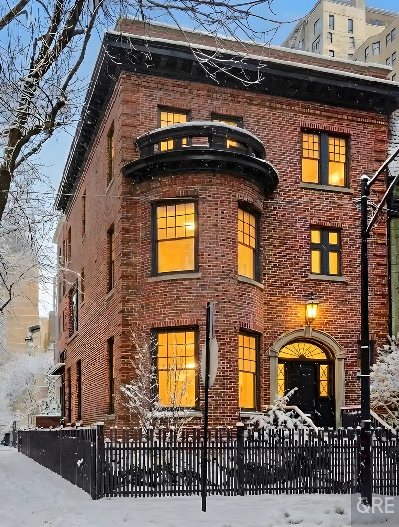 1401 N Astor ST, Chicago, IL 60610