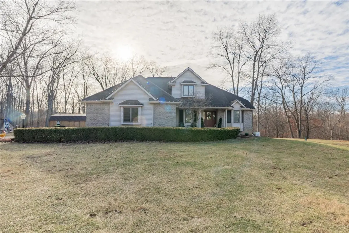 5000 Silverado LN, Clinton, IL 61727