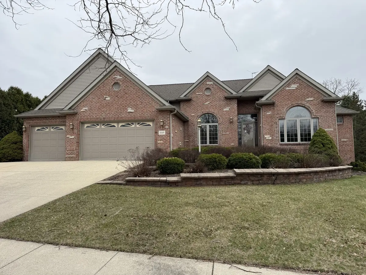 649 Roxbury RD, Rockford, IL 61107