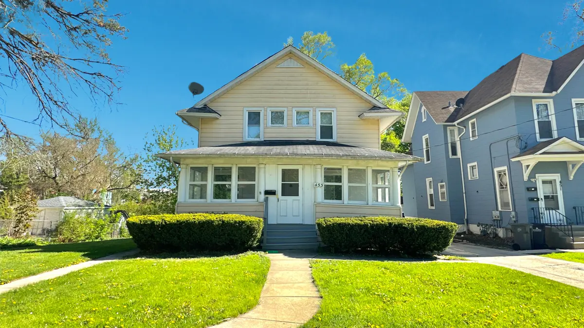 453 Addison ST, Elgin, IL 60120
