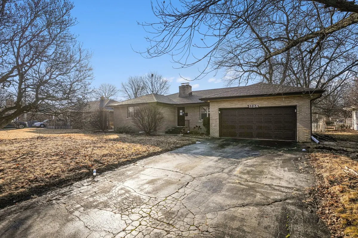 1124 W Hawkins ST, Kankakee, IL 60901