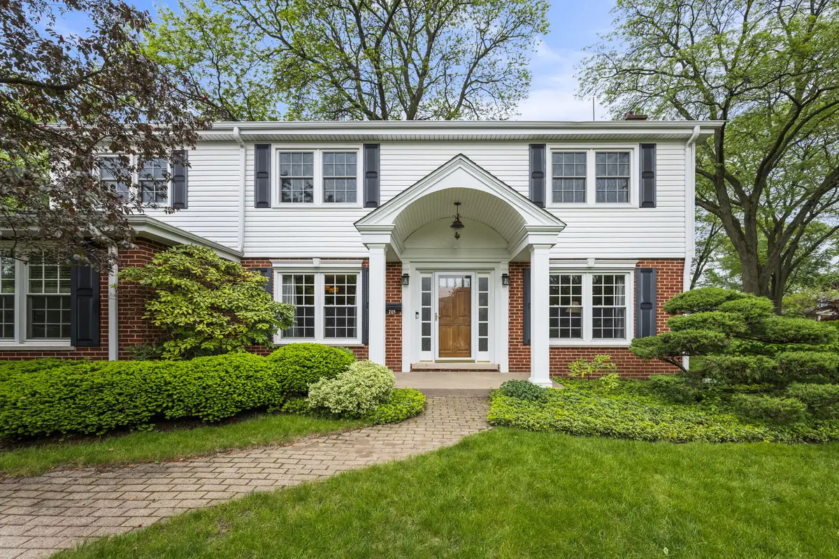 703 E Thomas ST, Arlington Heights, IL 60004