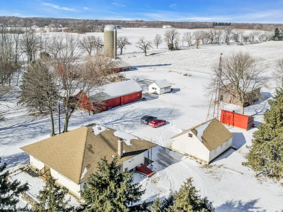15218 Harmony RD, Huntley, IL 60142