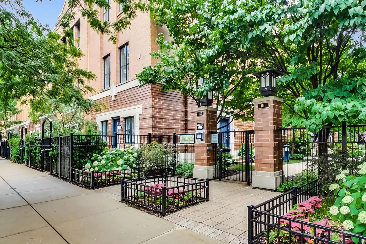 1137 W Monroe ST #9, Chicago, IL 60607