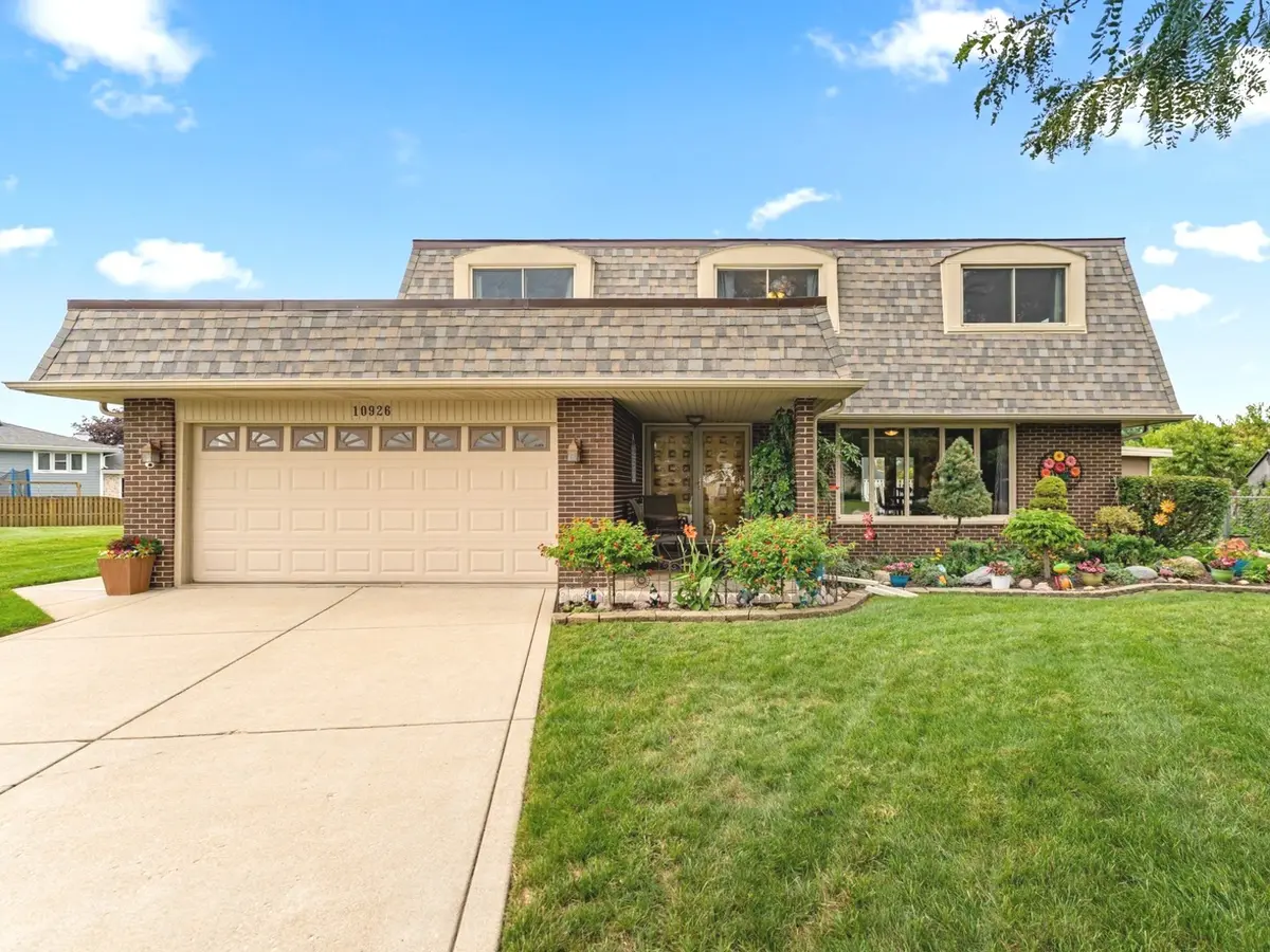 10926 Circle CT, Palos Hills, IL 60465