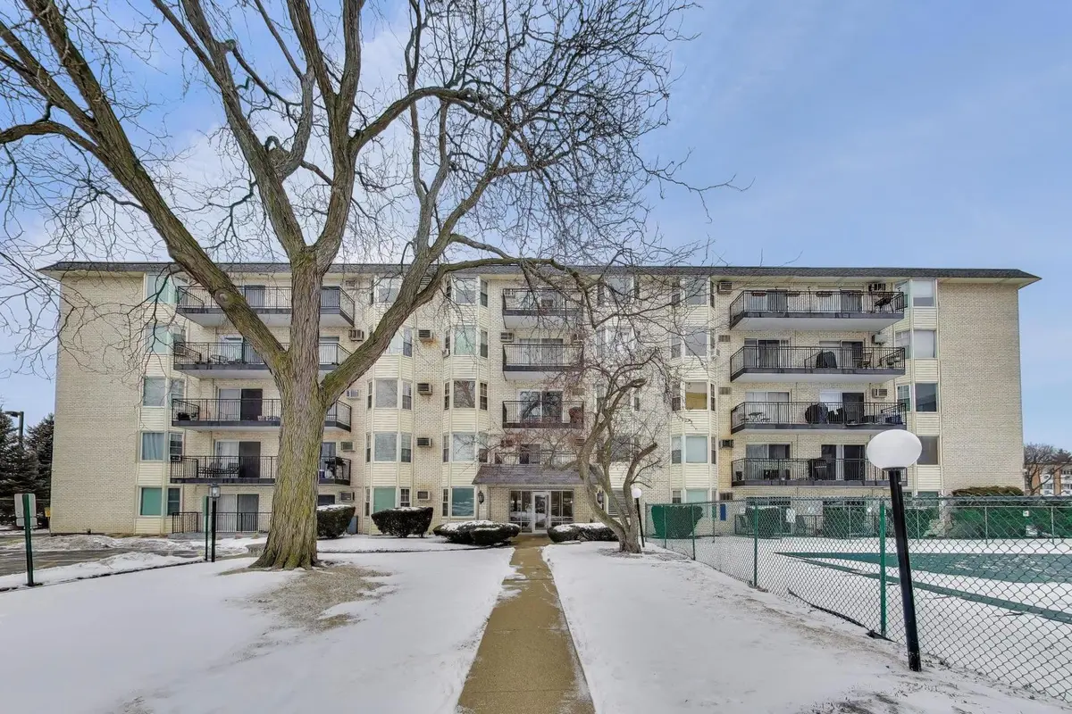 5510 Lincoln AVE #B205, Morton Grove, IL 60053