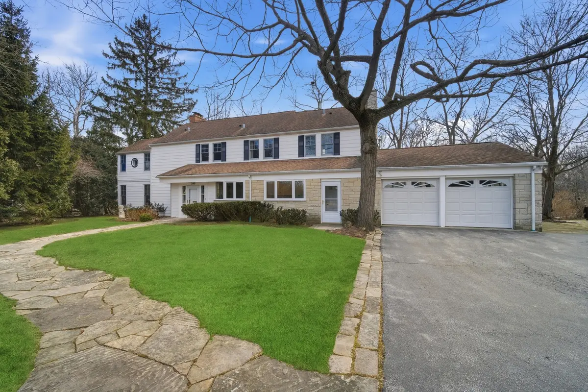 200 Braeburn RD, Highland Park, IL 60035