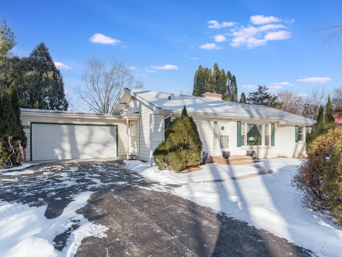 178 Brookhill RD, Libertyville, IL 60048
