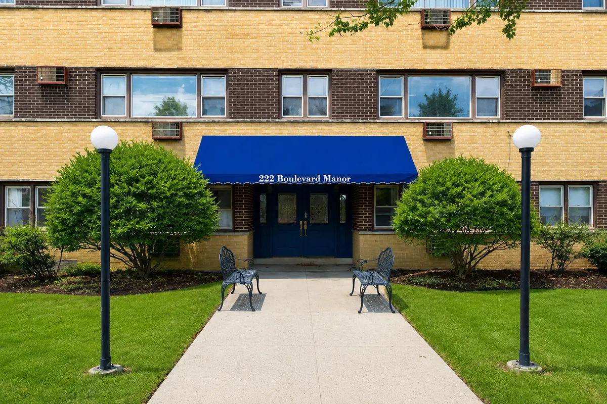 222 Washington BLVD #105, Oak Park, IL 60302