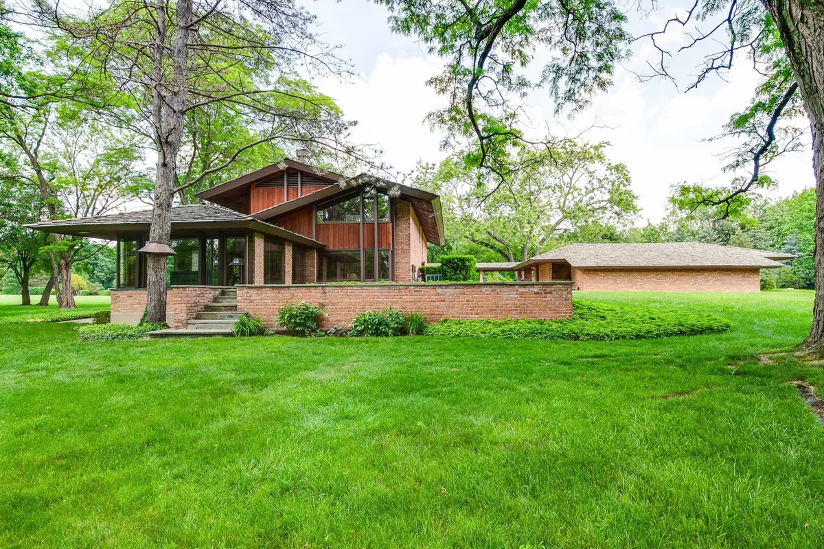 1200 Regency LN, Lake Forest, IL 60045