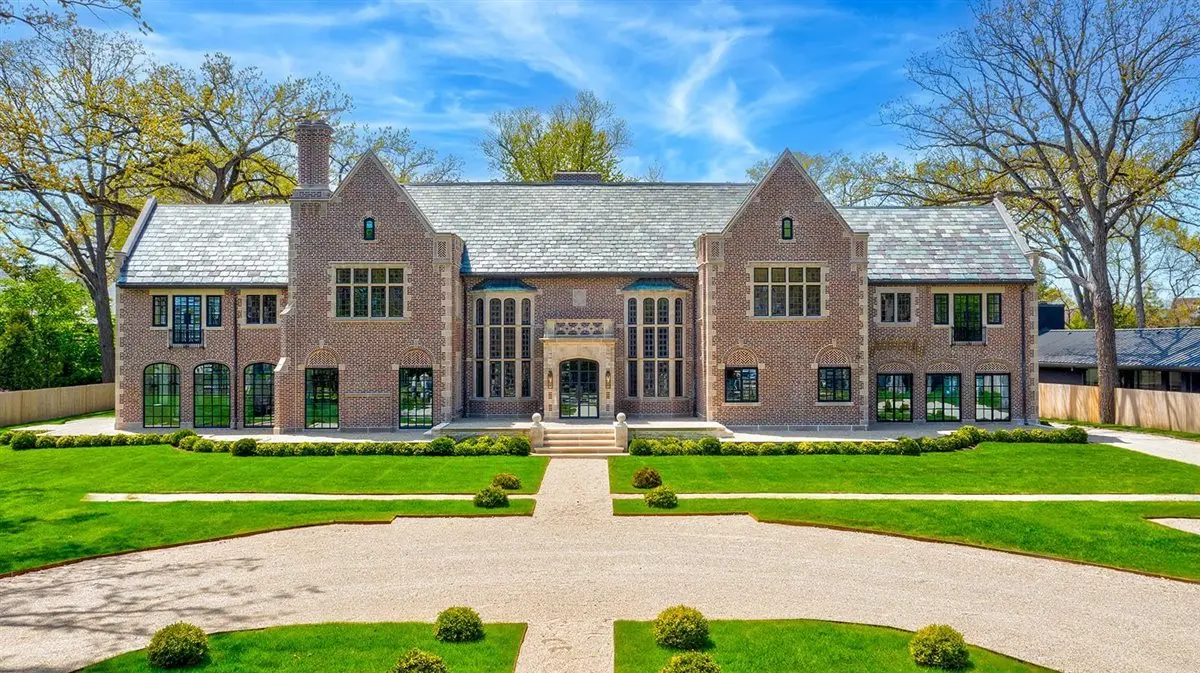140 Sheridan RD, Winnetka, IL 60093