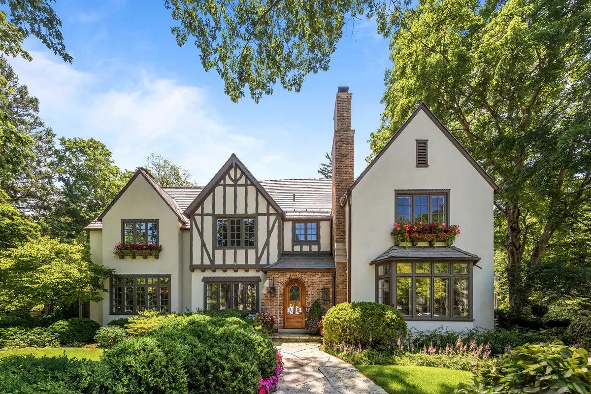 Address not disclosed, Lake Bluff, IL 60044