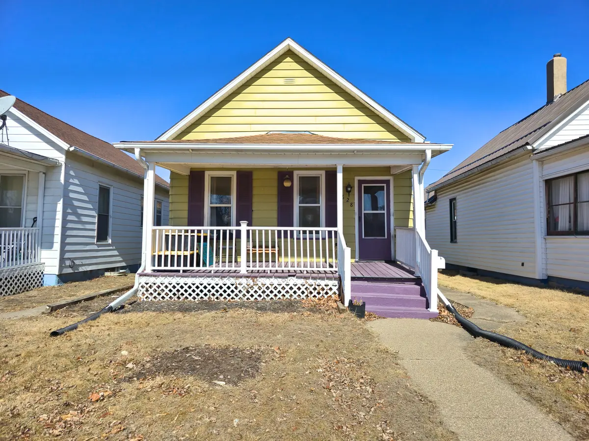 628 3rd AVE S, Clinton, IA 52732