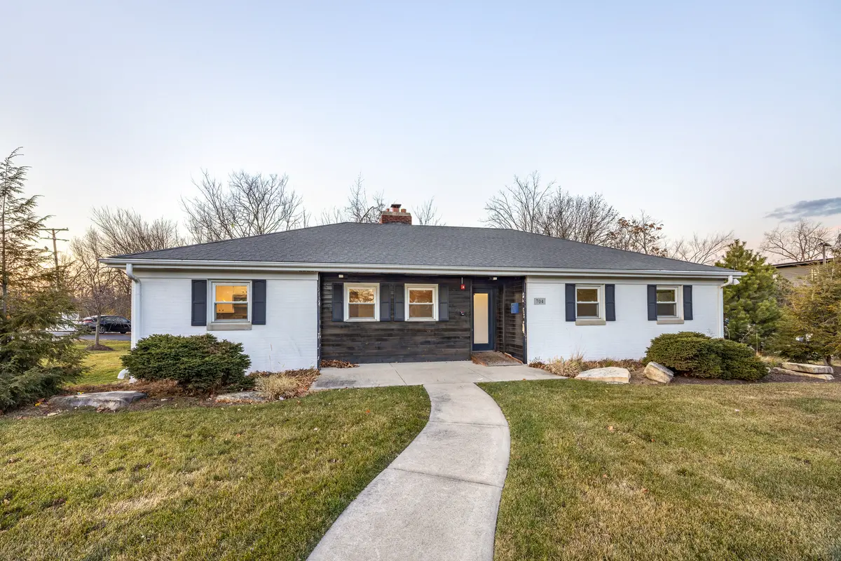 704 E 9th ST, Lockport, IL 60441