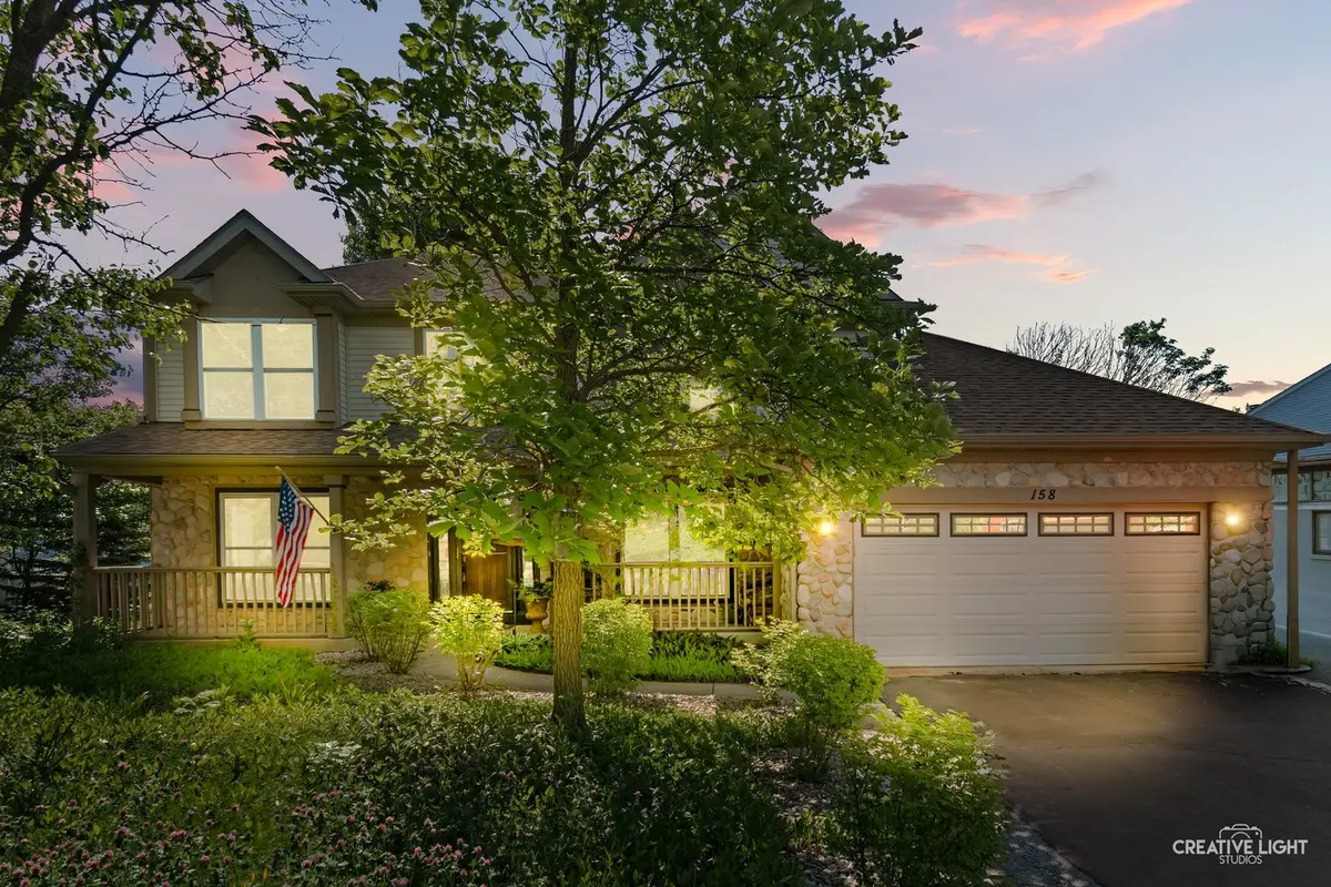 158 Edgewater LN, Sugar Grove, IL 60554