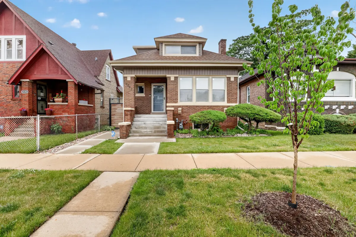 9347 S Loomis ST, Chicago, IL 60620