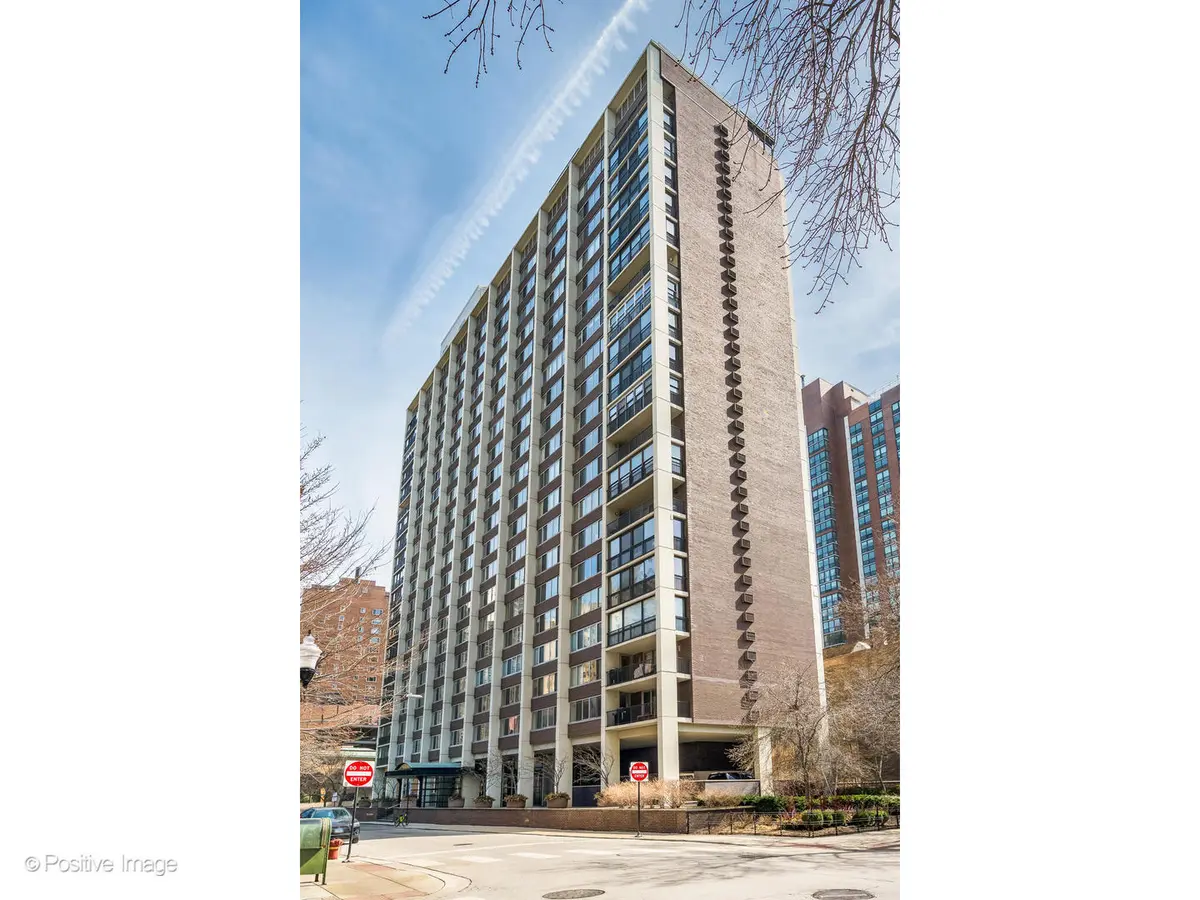 1 E Schiller ST #3C, Chicago, IL 60610