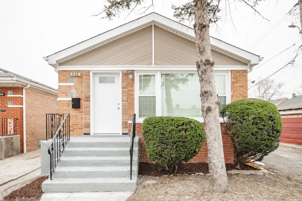 9314 S Vincennes AVE, Chicago, IL 60620