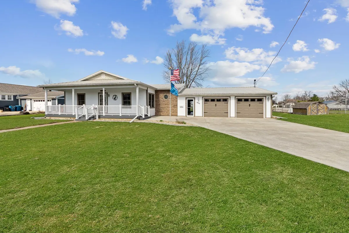 620 W 6th ST, Minonk, IL 61760