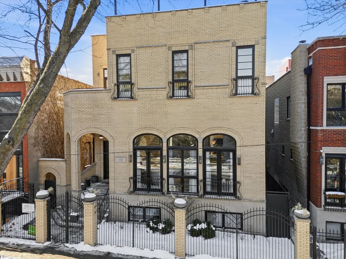 1936 N Wilmot AVE, Chicago, IL 60647