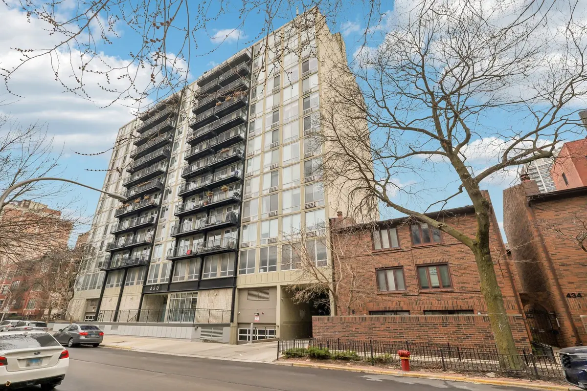 450 W Briar PL #7J, Chicago, IL 60657