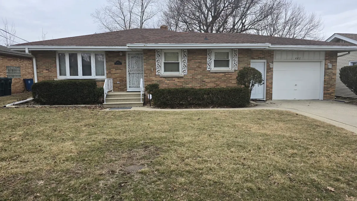 447 Dennis AVE, Bradley, IL 60915