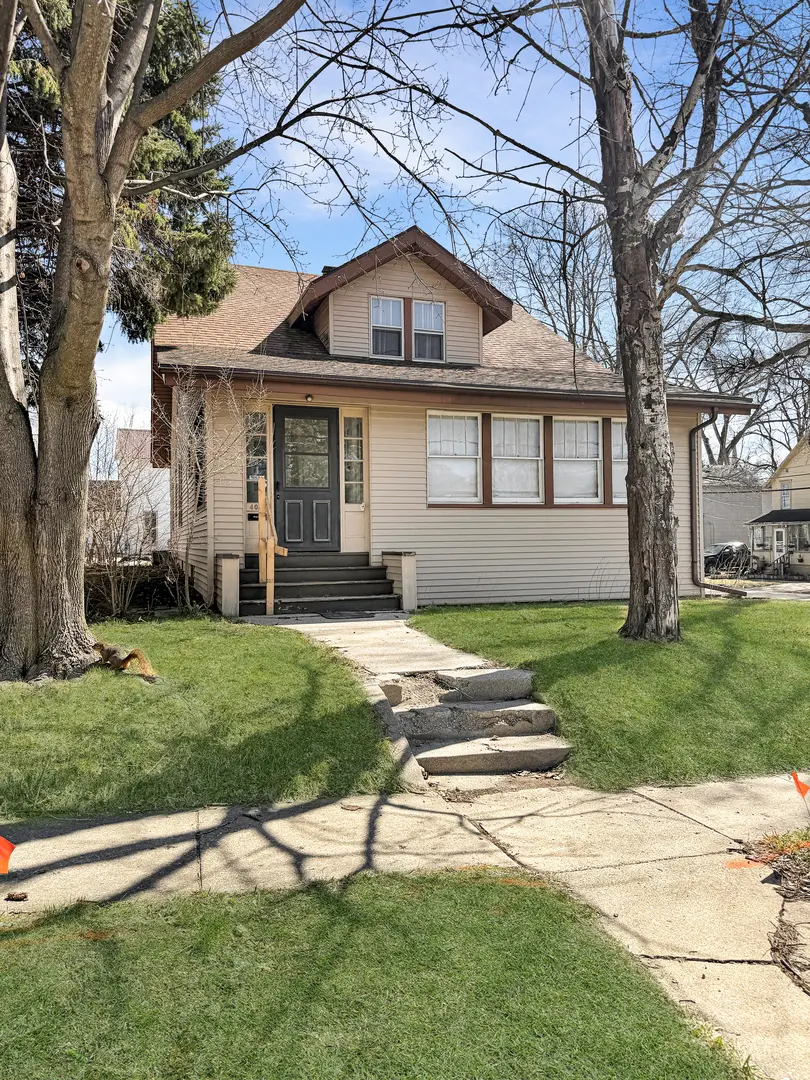 405 N Apple AVE, Freeport, IL 61032