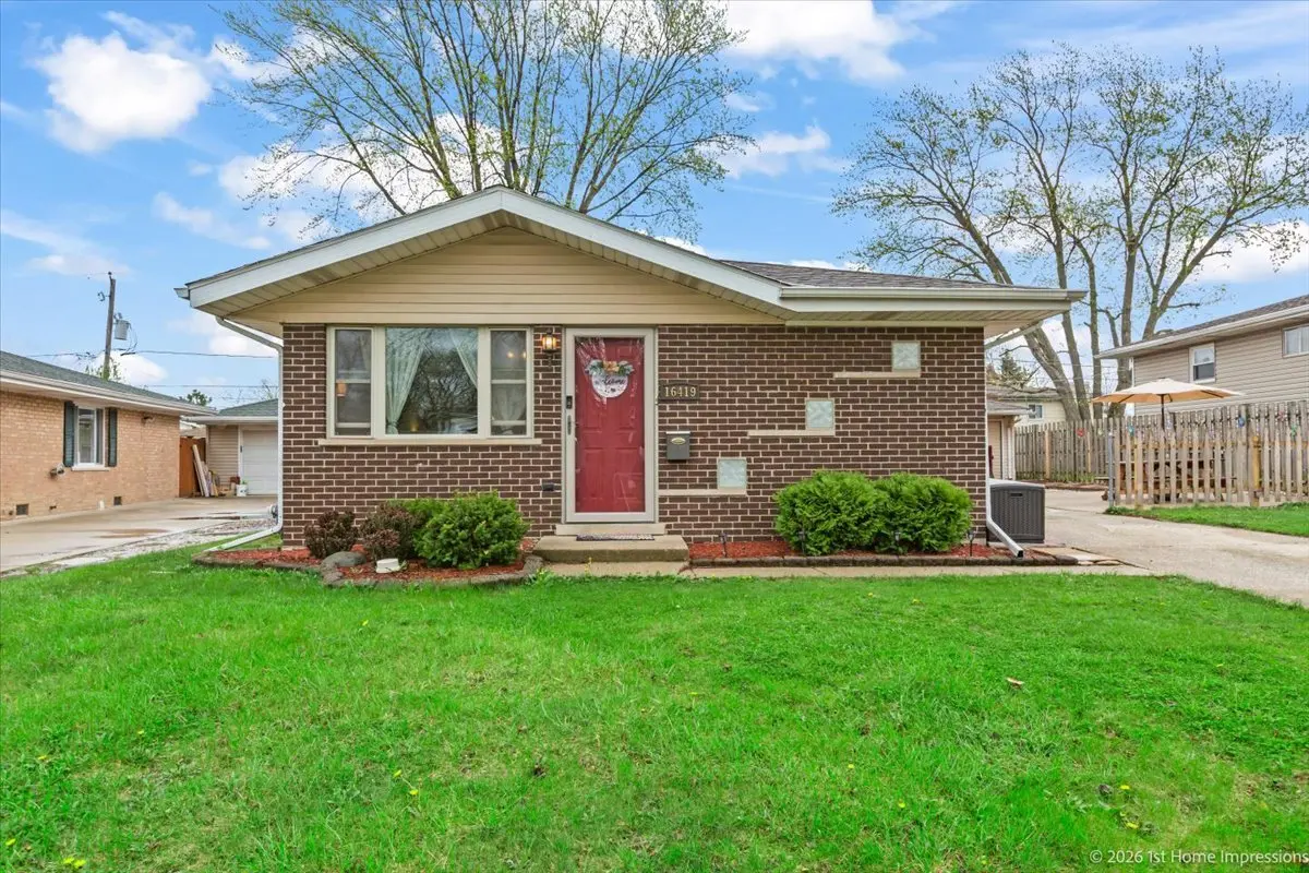 16419 Terry LN, Oak Forest, IL 60452