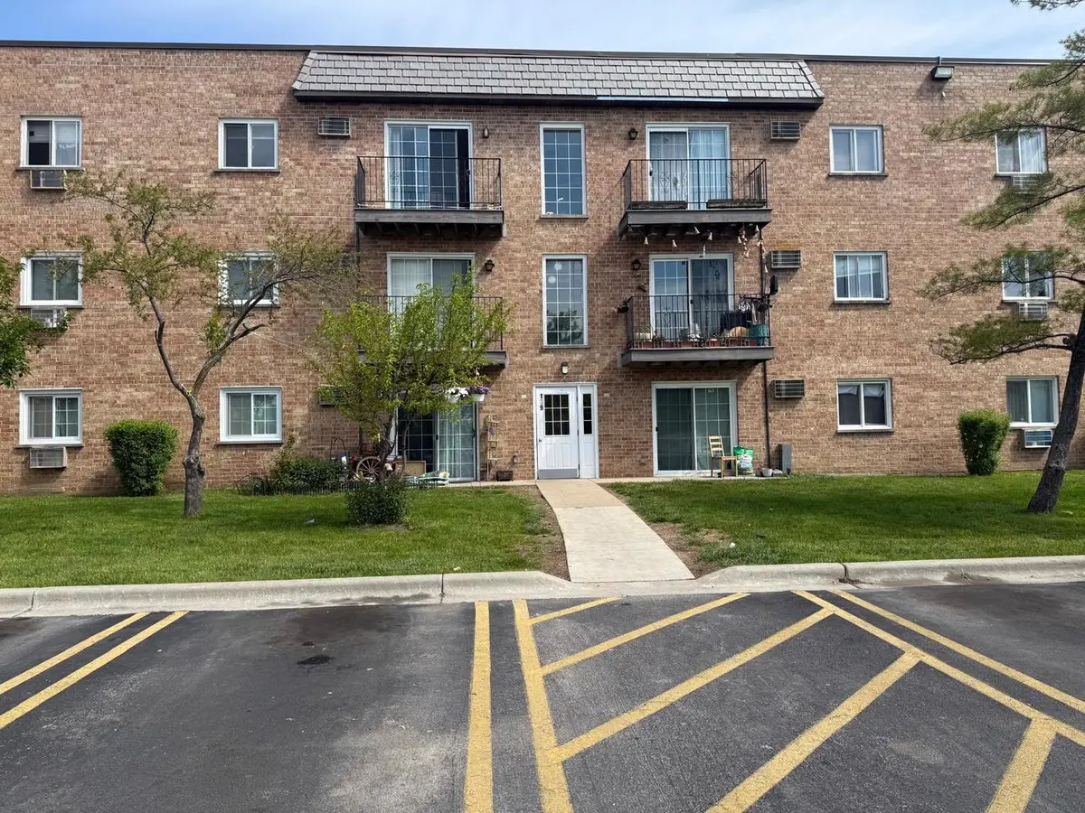 139 W Elk TRL #239, Carol Stream, IL 60188