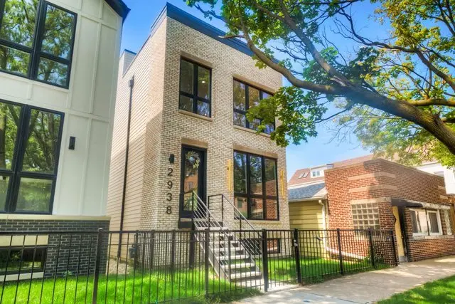 2938 N Leavitt ST, Chicago, IL 60618