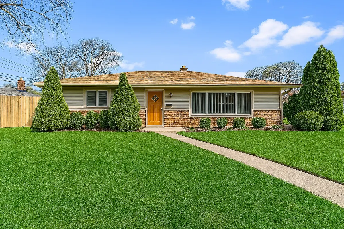 9966 S California AVE, Evergreen Park, IL 60805