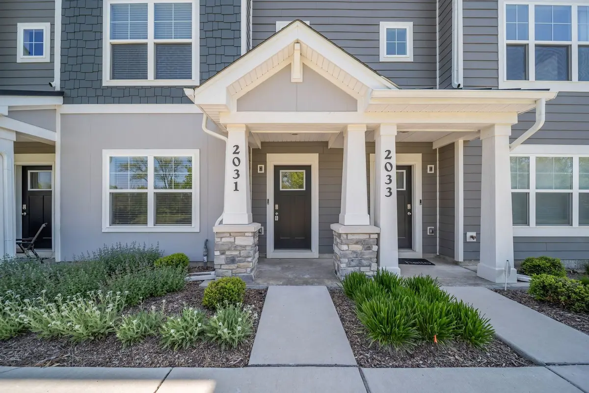 2031 Sequoia AVE, Mundelein, IL 60060