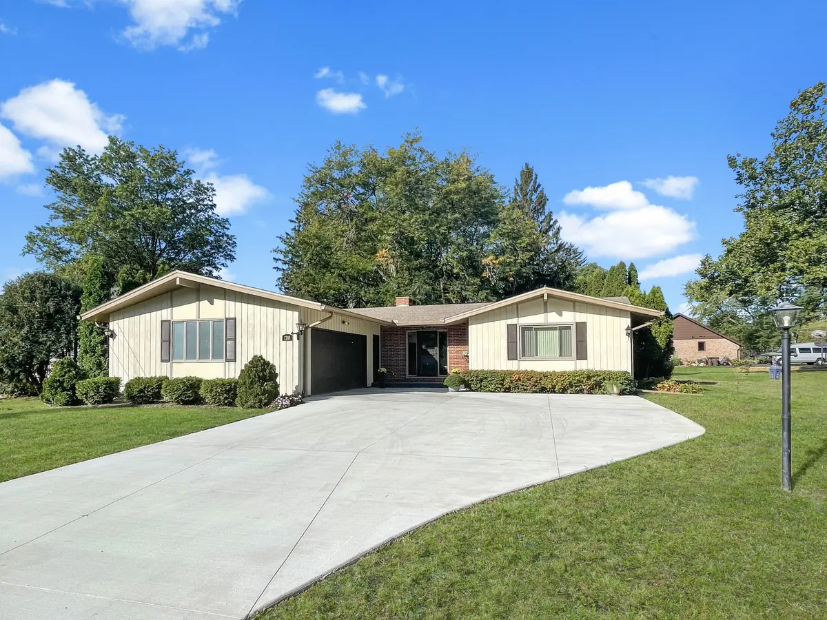 1318 Ridgefield RD, Freeport, IL 61032