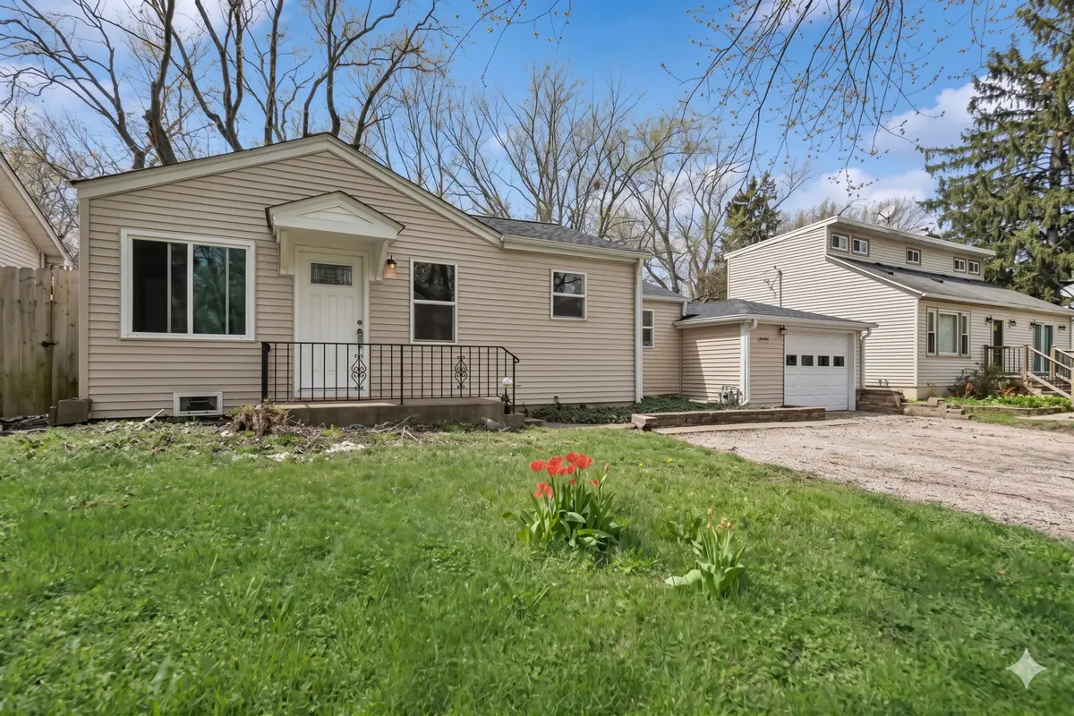36912 N Lawrence DR, Lake Villa, IL 60046