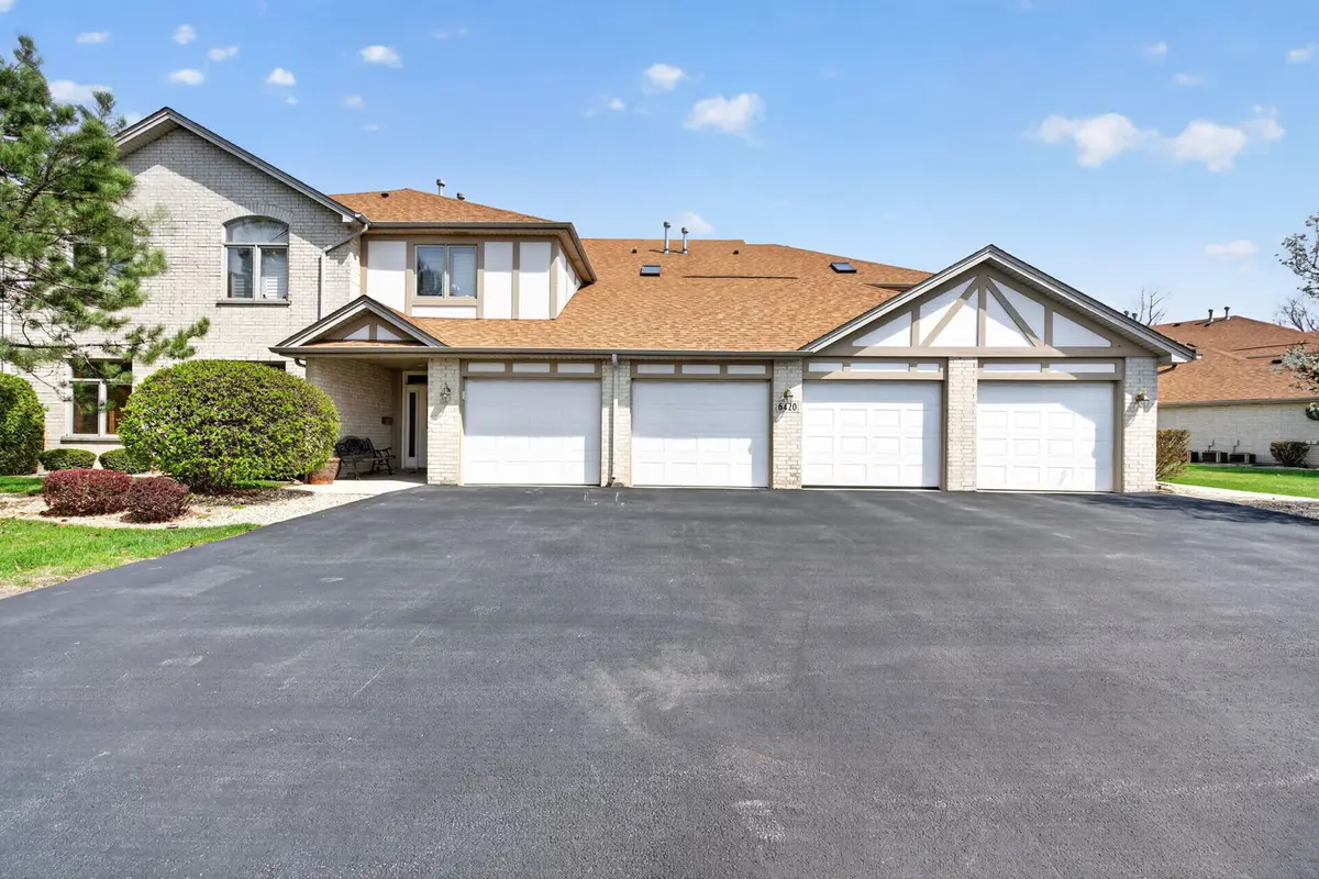 6420 Pine Trail LN #1, Tinley Park, IL 60477