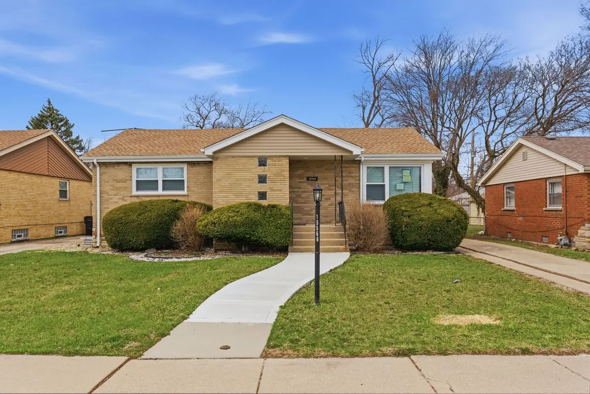 15566 Gouwens LN, South Holland, IL 60473