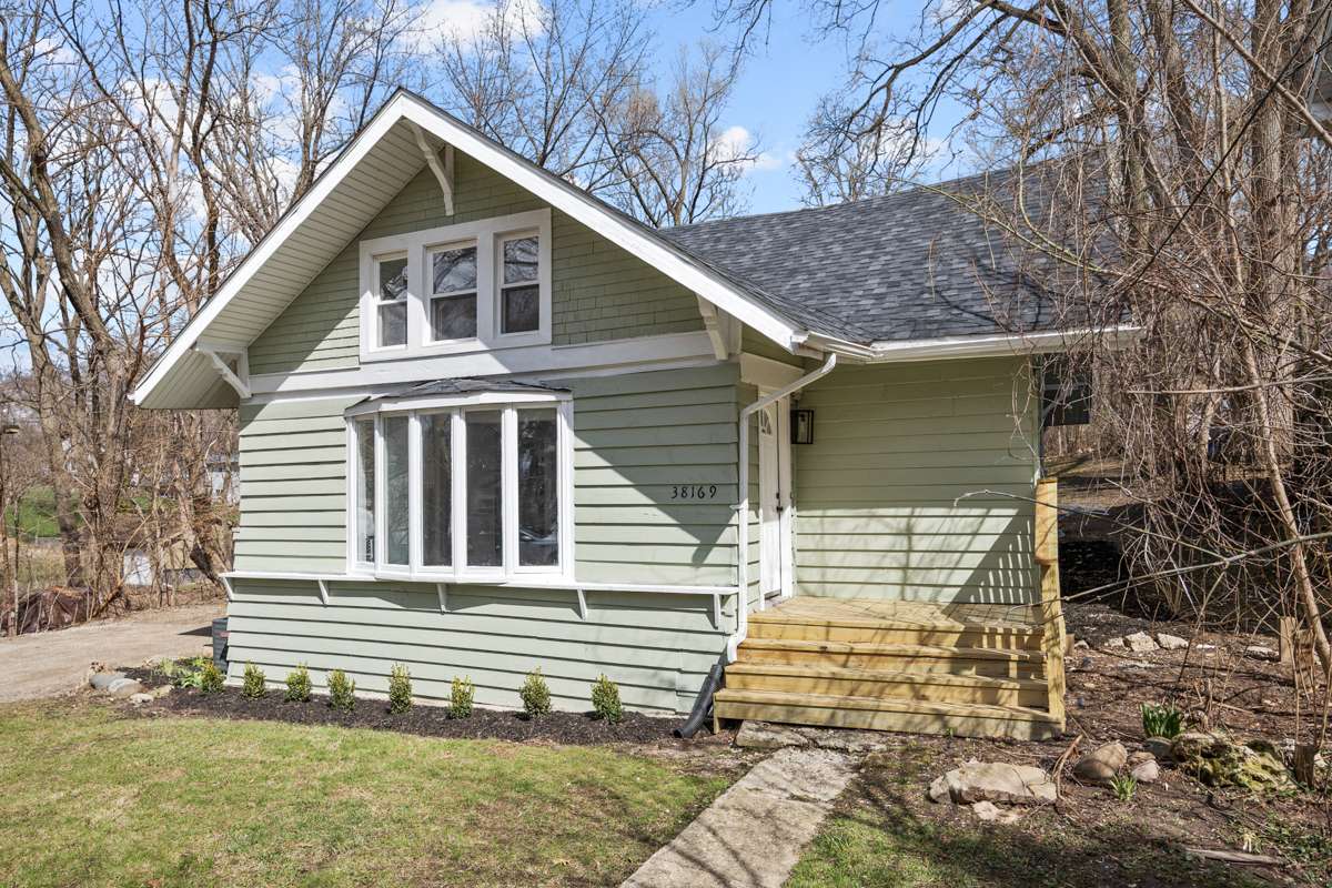 38169 N 3rd AVE, Spring Grove, IL 60081