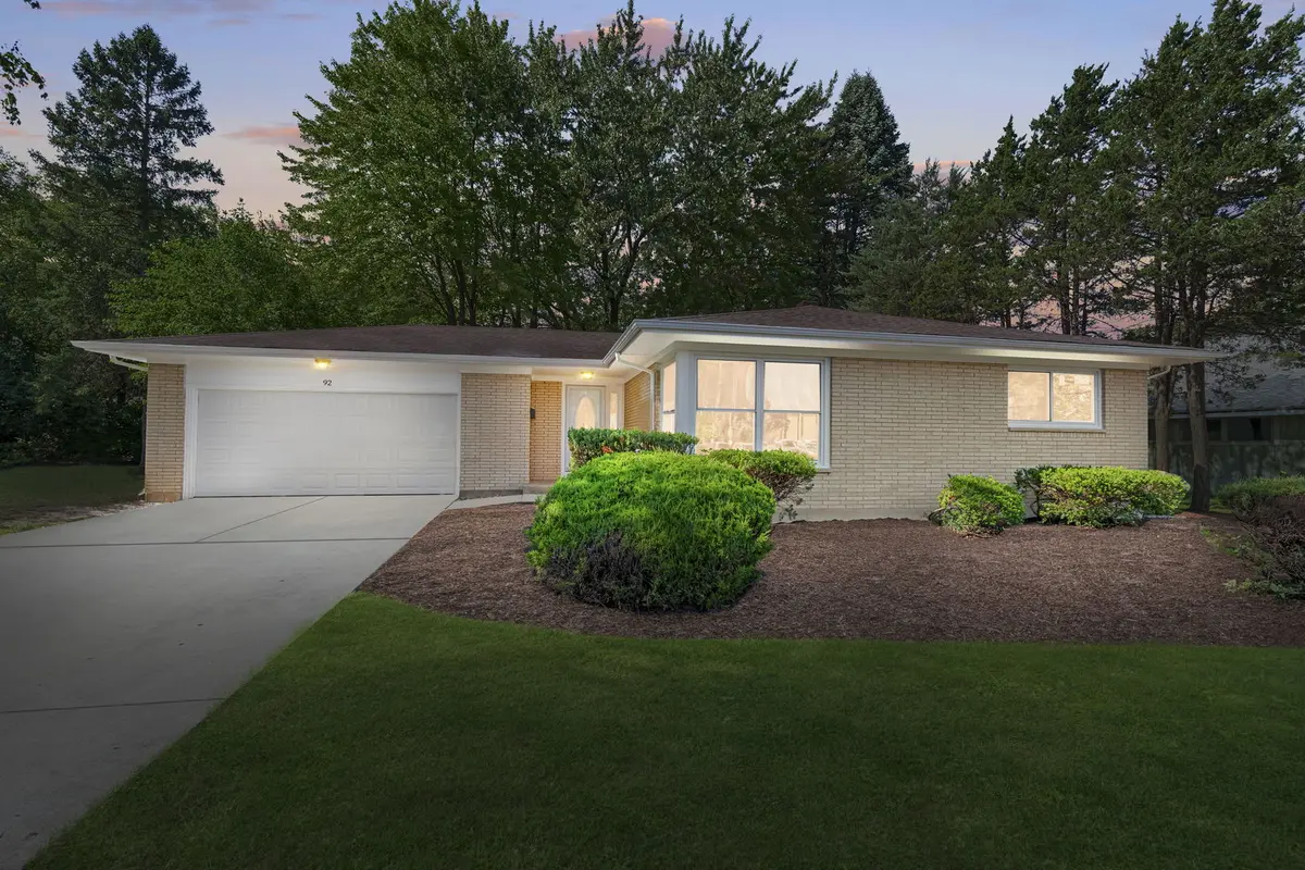 92 N AIRLITE ST, Elgin, IL 60123
